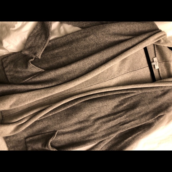 Aritzia Babaton Cashmere Cardigan Grey - Picture 4 of 7